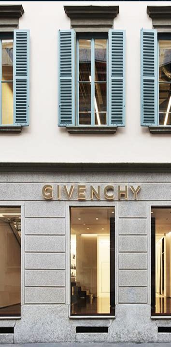 givenchy milano via sant'andrea|Milano — Sant'Andrea .